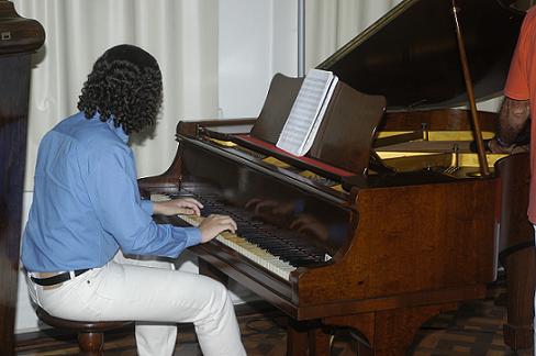 Pianista participa da abertura do Curso.