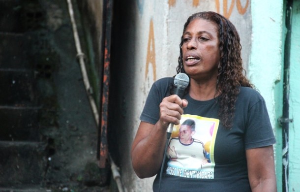 “A gente luta pela justiça e não consegue, mas infelizmente a luta da gente não pode parar”, desabafou Maria Dalva, mãe de Thiago - Foto: Rio40Caos