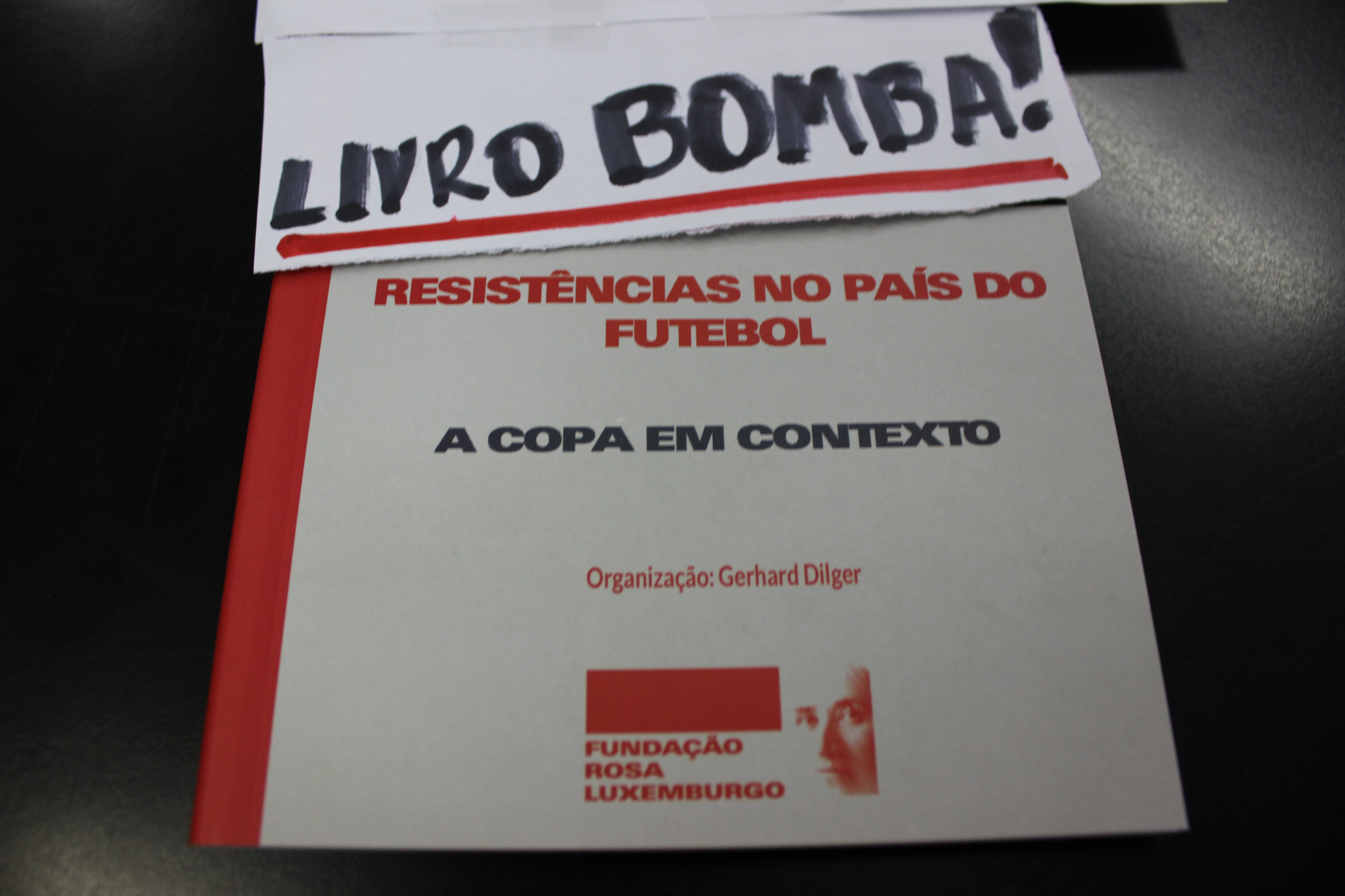 Fundação Rosa Luxemburgo lança livro: Resistências no País do Futebol