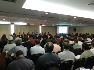 Mais de 200 pessoas participam de curso sobre história dos trabalhadores no Brasil