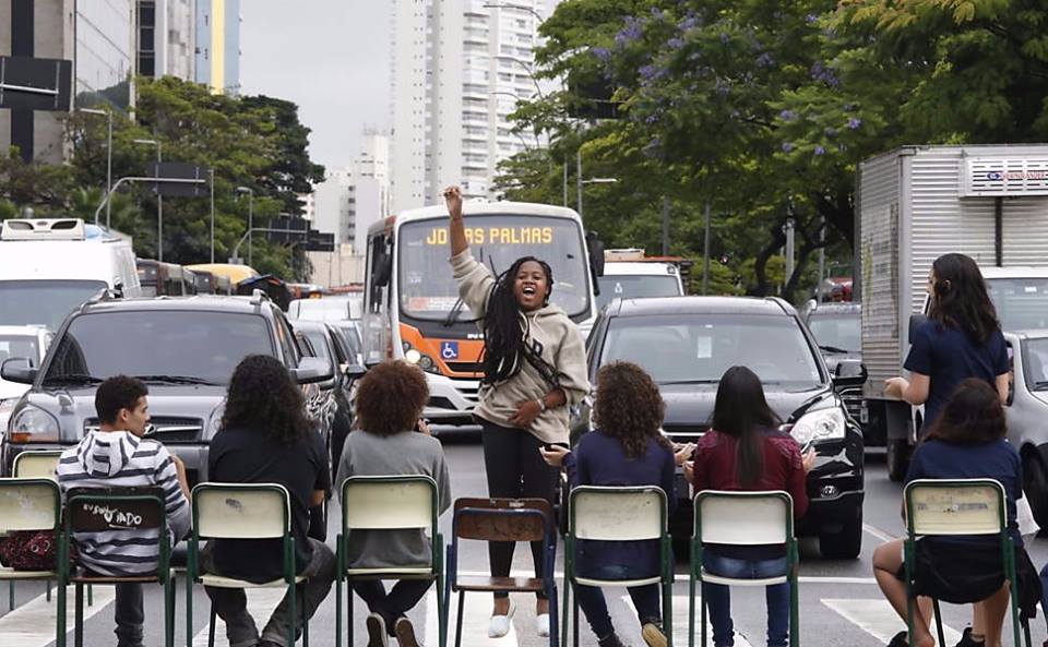 Em São Paulo, jovens mostram que a luta é pedagógica e a aula é na rua!