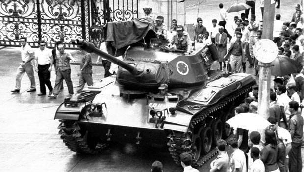 A OAB está onde esteve em 1964: no golpe
