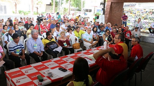 Reunião na sede do Sintsef Ceará, com mais de 200 delegados, debate Reforma da Previdência