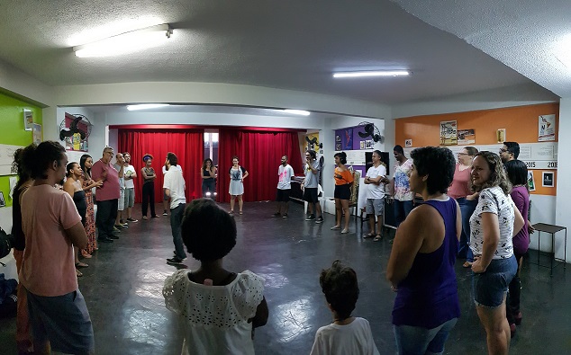 Turma avançada do Curso de Comunicação Popular tem aula sobre o Teatro do Oprimido