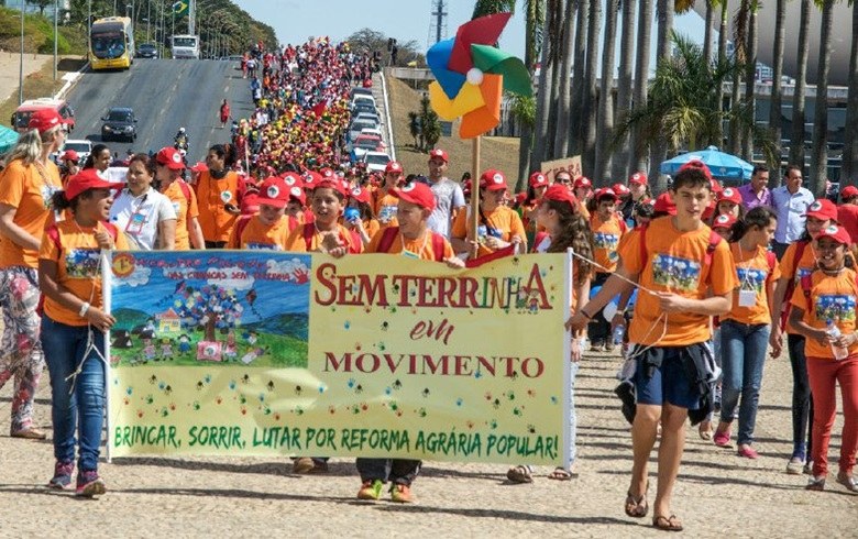 Filme mostra realidade do encontro histórico dos sem-terrinha em Brasília