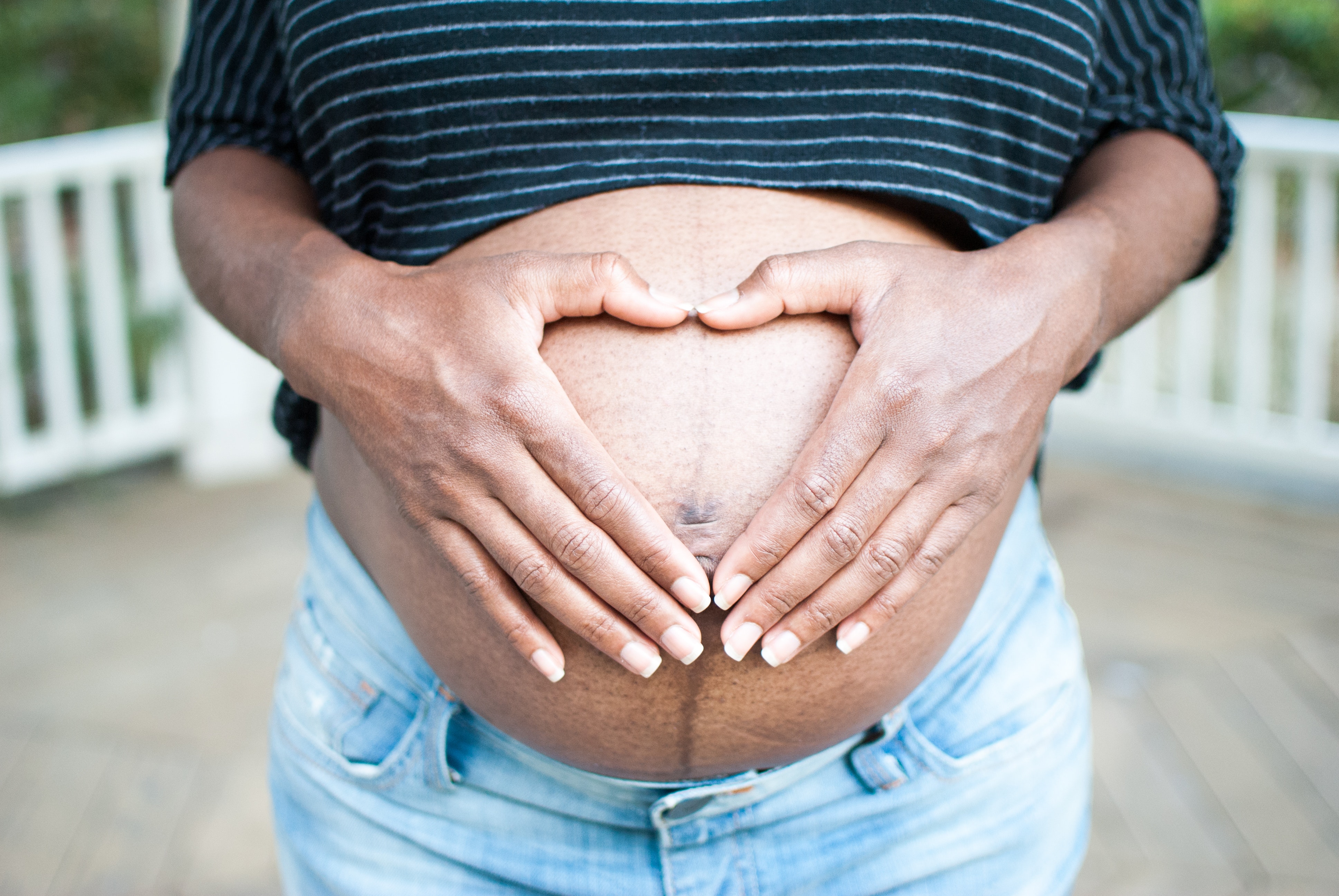 108 mil mulheres aguardam INSS liberar salário-maternidade atrasado