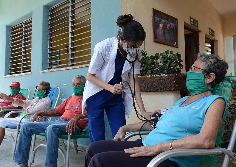 Cuba iniciará testes em humanos de vacina contra covid-19 na próxima semana