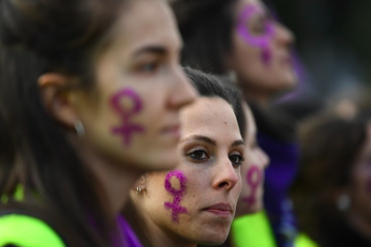 Governo da Espanha aprova decreto pela igualdade salarial entre homens e mulheres