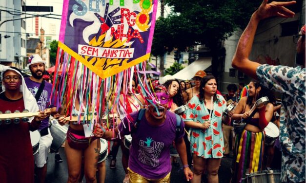 Carnaval é festa, comunicação e luta