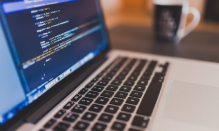 Como os algoritmos das Big Techs moldam o debate público?