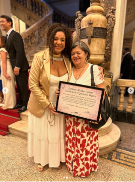 Claudia Santiago recebe o prêmio Leolinda Daltro 2026